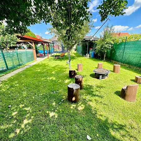 Apartman Sen Petrov Exterior photo