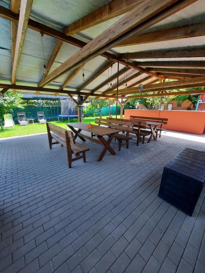 Apartman Sen Petrov Exterior photo
